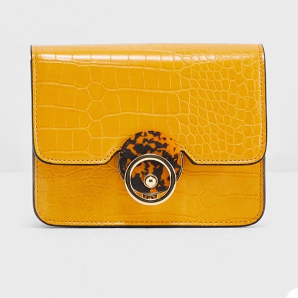 Topshop  Dazzler Belt bag in gold/yellow  - EUC - Picture 2 of 10